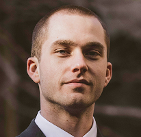 暗号資産市場の専門家であるトレーディングアナリスト、Thomas Whitfieldのポートレート